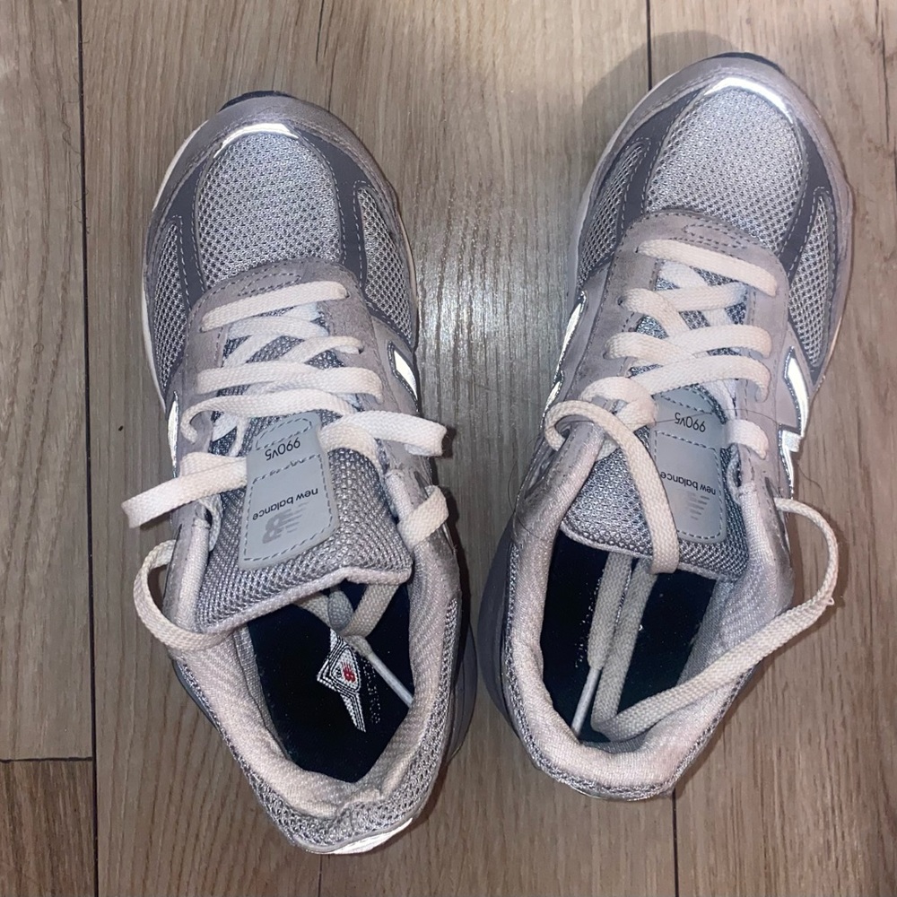Kids new balance sneakers size 2Y worn